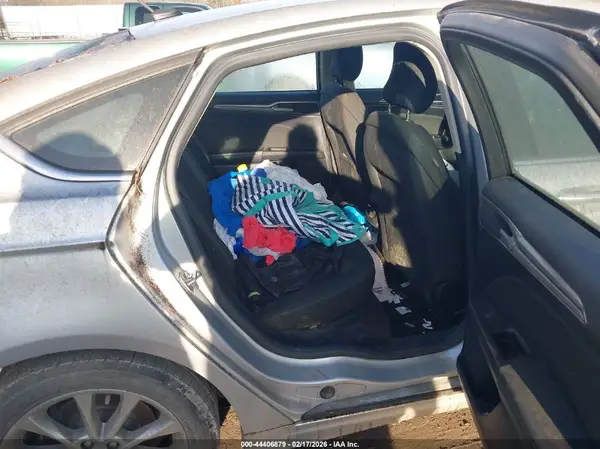 3FA6P0LU2HR315047 2017 FORD FUSION - Image 8