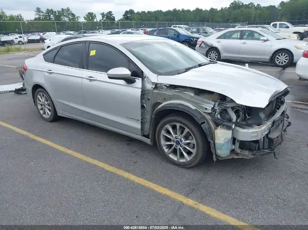 3FA6P0LU2HR317784 2017 FORD FUSION - Image 1