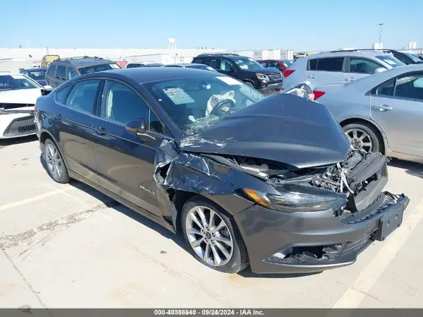 3FA6P0LU2HR323732 2017 FORD FUSION - Image 1