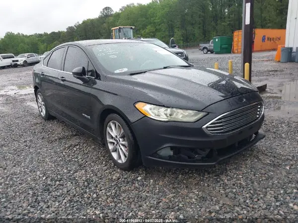 3FA6P0LU2HR358576 2017 FORD FUSION - Image 1