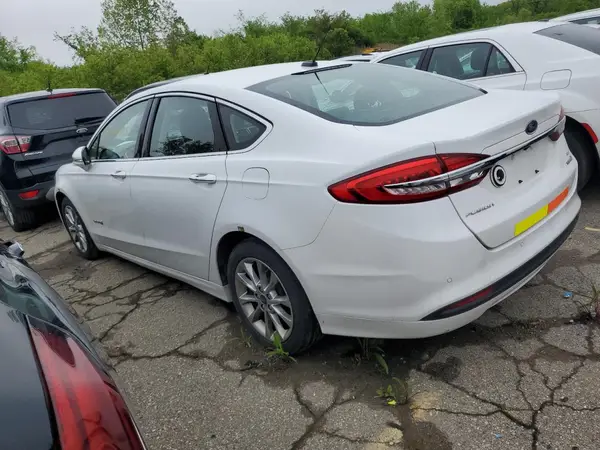 3FA6P0LU2HR359548 2017 FORD FUSION - Image 2