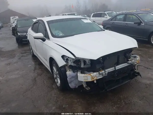 3FA6P0LU2HR381632 2017 FORD FUSION - Image 1