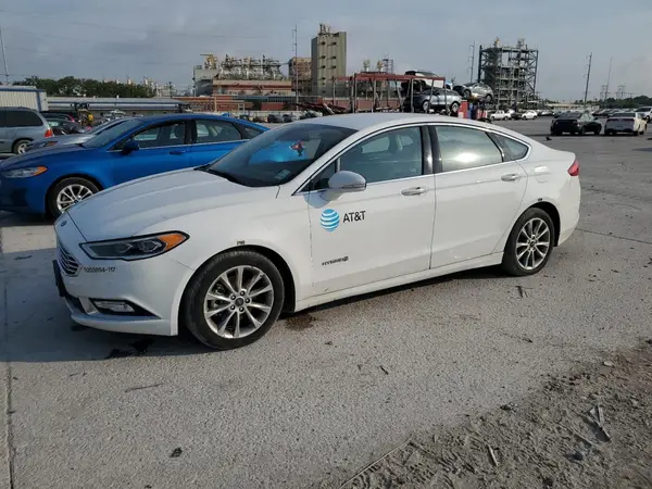 3FA6P0LU2HR409266 2017 FORD FUSION - Image 1