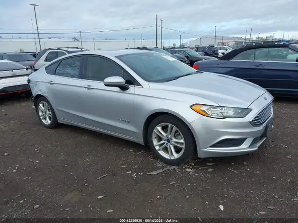 3FA6P0LU2JR161168 2018 FORD FUSION - Image 1