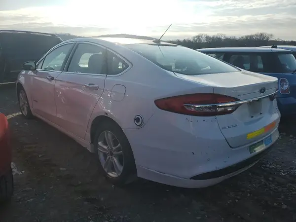 3FA6P0LU2JR172011 2018 FORD FUSION - Image 2