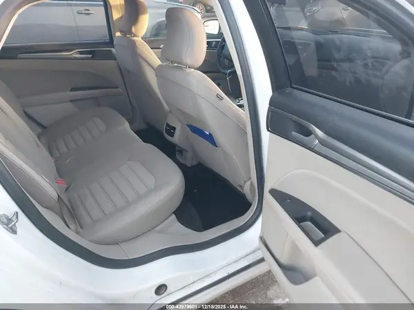 3FA6P0LU2JR209140 2018 FORD FUSION - Image 8