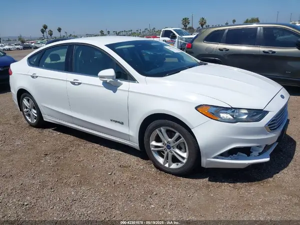 3FA6P0LU2JR261268 2018 FORD FUSION - Image 1