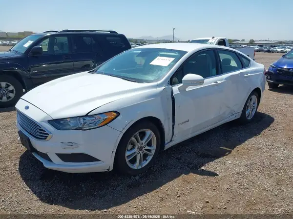3FA6P0LU2JR261268 2018 FORD FUSION - Image 2