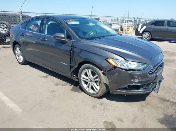 3FA6P0LU2JR274666 2018 FORD FUSION - Image 1