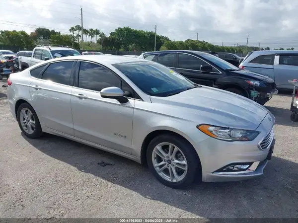 3FA6P0LU2JR281231 2018 FORD FUSION - Image 1