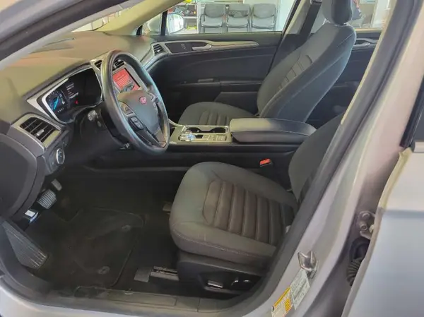 3FA6P0LU2KR102137 2019 FORD FUSION - Image 2