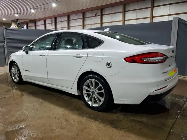 3FA6P0LU2KR124798 2019 FORD FUSION - Image 2