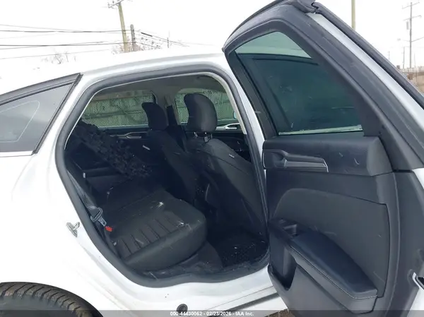3FA6P0LU2KR130679 2019 FORD FUSION - Image 8