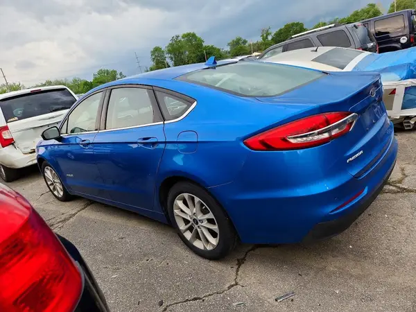 3FA6P0LU2KR147823 2019 FORD FUSION - Image 2