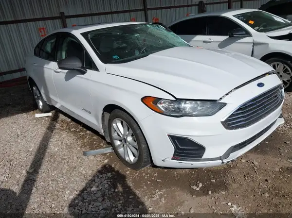 3FA6P0LU2KR182426 2019 FORD FUSION - Image 1