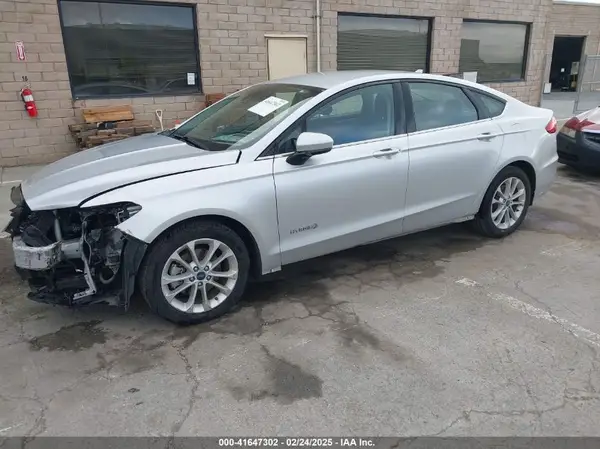 3FA6P0LU2KR200083 2019 FORD FUSION - Image 2