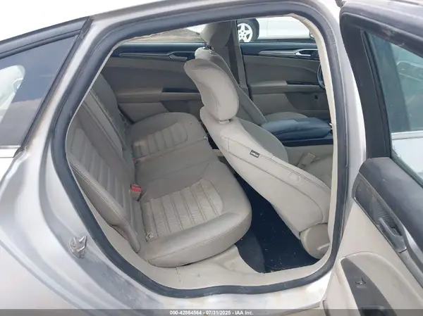 3FA6P0LU2KR204621 2019 FORD FUSION - Image 8