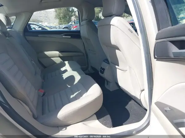 3FA6P0LU2KR206661 2019 FORD FUSION - Image 8
