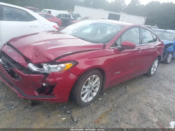 3FA6P0LU2KR225033 2019 FORD FUSION - Image 2