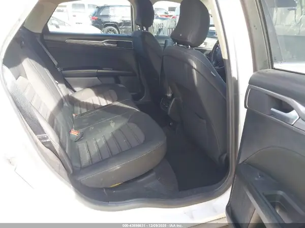 3FA6P0LU2KR257836 2019 FORD FUSION - Image 8