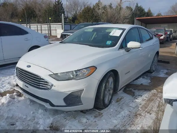 3FA6P0LU2KR261823 2019 FORD FUSION - Image 2