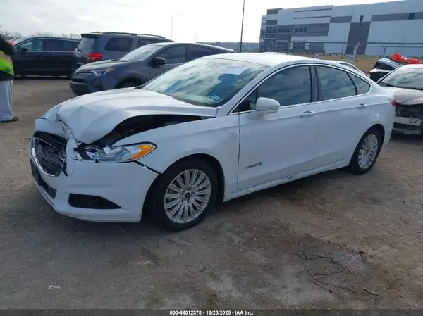 3FA6P0LU3GR318697 2016 FORD FUSION - Image 2