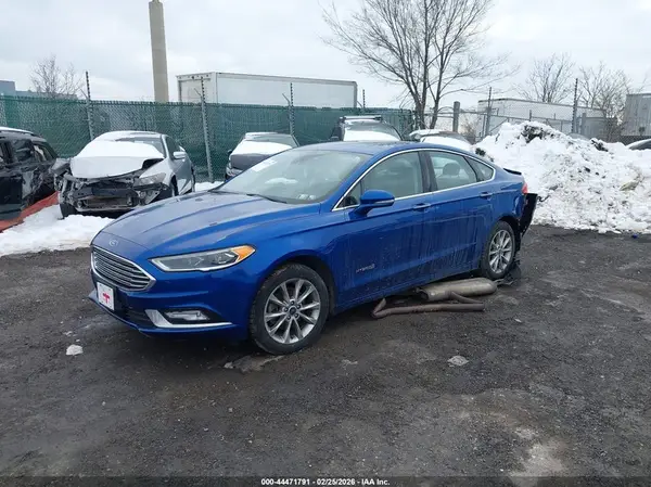 3FA6P0LU3HR123555 2017 FORD FUSION - Image 2