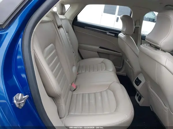 3FA6P0LU3HR123555 2017 FORD FUSION - Image 8