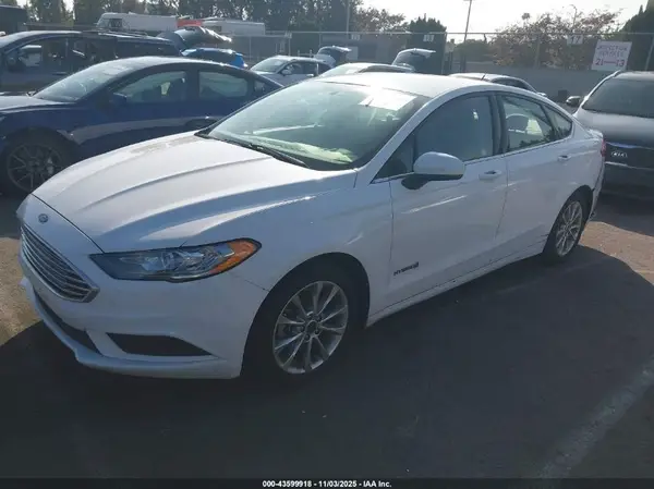 3FA6P0LU3HR218018 2017 FORD FUSION - Image 2