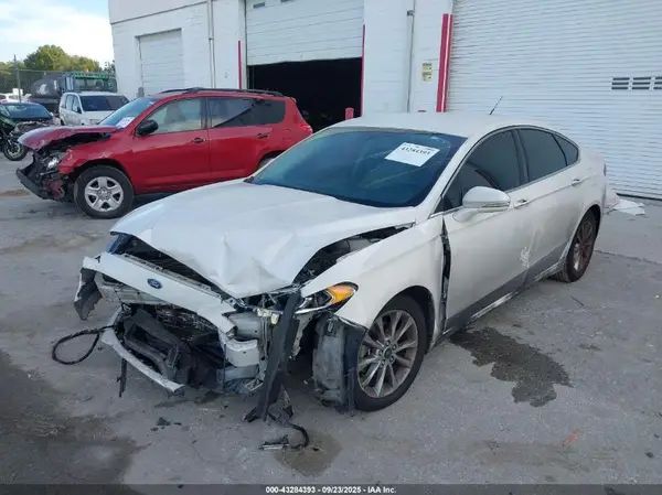 3FA6P0LU3HR244554 2017 FORD FUSION - Image 2