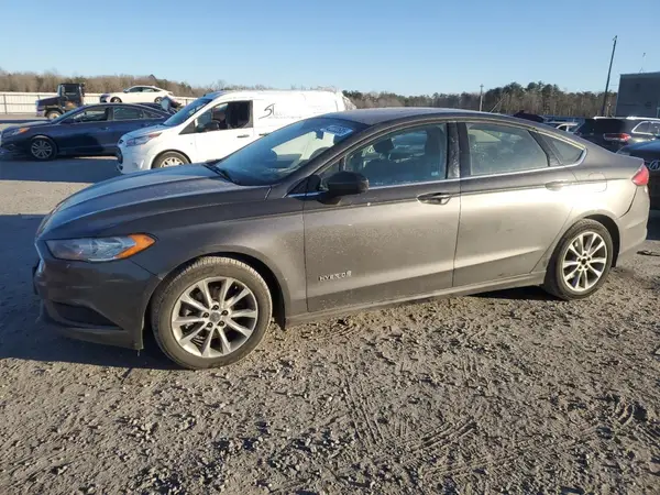 3FA6P0LU3HR300296 2017 FORD FUSION - Image 1