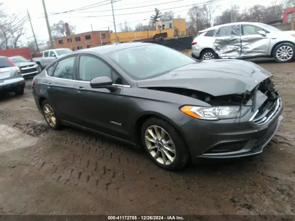 3FA6P0LU3HR305272 2017 FORD FUSION - Image 1