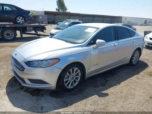 3FA6P0LU3HR313744 2017 FORD FUSION - Image 2