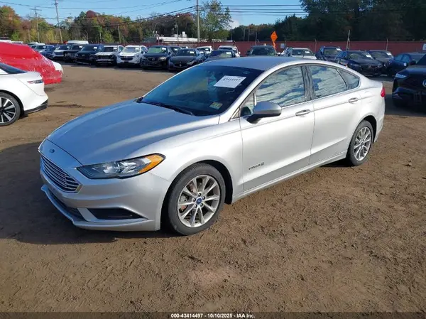 3FA6P0LU3HR323772 2017 FORD FUSION - Image 2