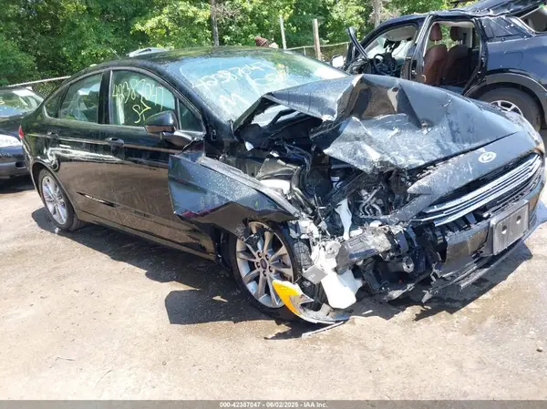 3FA6P0LU3HR323903 2017 FORD FUSION - Image 1