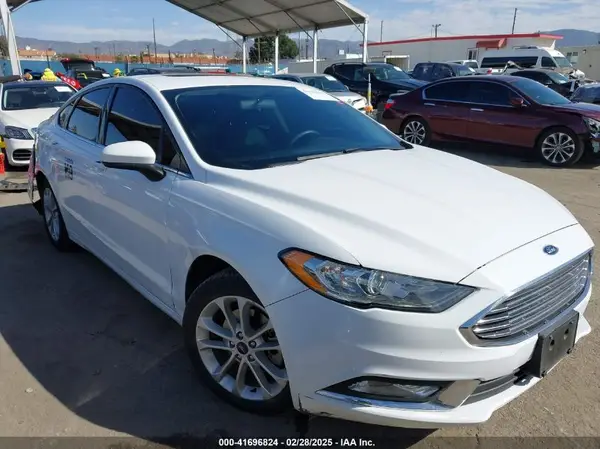 3FA6P0LU3HR325330 2017 FORD FUSION - Image 1