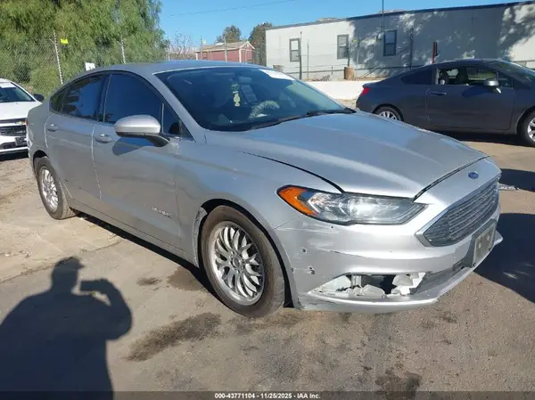 3FA6P0LU3HR344217 2017 FORD FUSION - Image 1