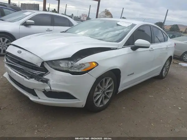 3FA6P0LU3HR358473 2017 FORD FUSION - Image 2