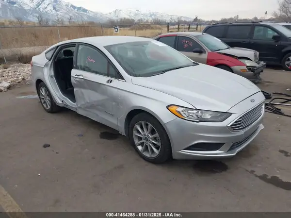 3FA6P0LU3HR381008 2017 FORD FUSION - Image 1