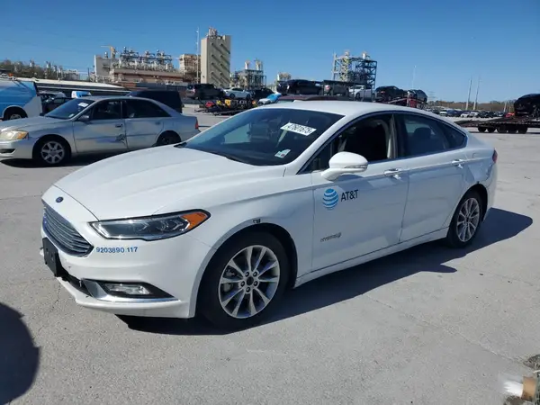 3FA6P0LU3HR409261 2017 FORD FUSION - Image 1