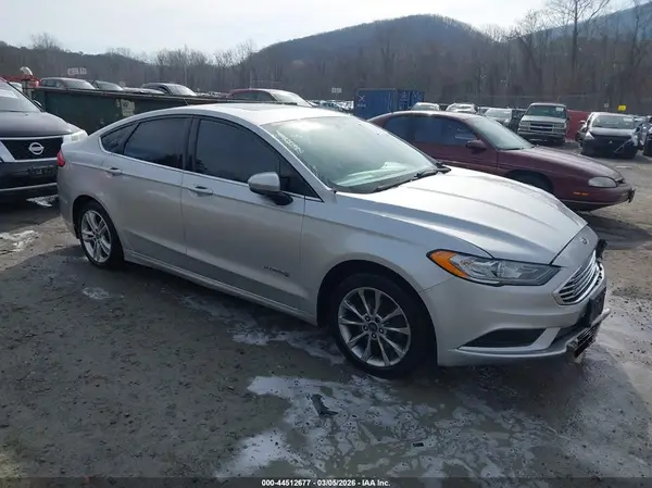3FA6P0LU3JR103425 2018 FORD FUSION - Image 1