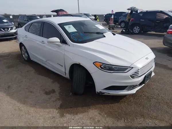 3FA6P0LU3JR129846 2018 FORD FUSION - Image 1