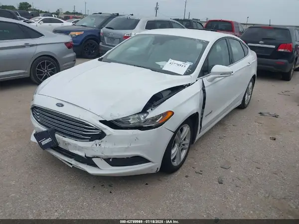 3FA6P0LU3JR261179 2018 FORD FUSION - Image 2