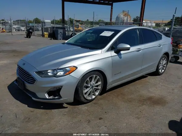3FA6P0LU3KR105743 2019 FORD FUSION - Image 2