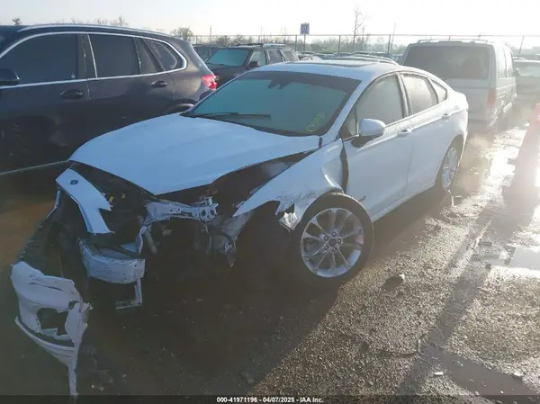 3FA6P0LU3KR106021 2019 FORD FUSION - Image 2