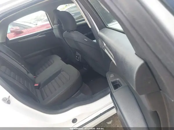3FA6P0LU3KR118251 2019 FORD FUSION - Image 8