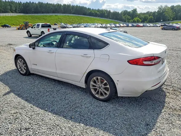 3FA6P0LU3KR137589 2019 FORD FUSION - Image 2