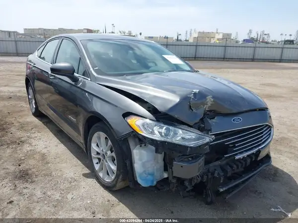3FA6P0LU3KR174108 2019 FORD FUSION - Image 1