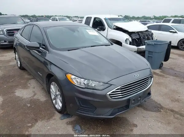 3FA6P0LU3KR210122 2019 FORD FUSION - Image 1