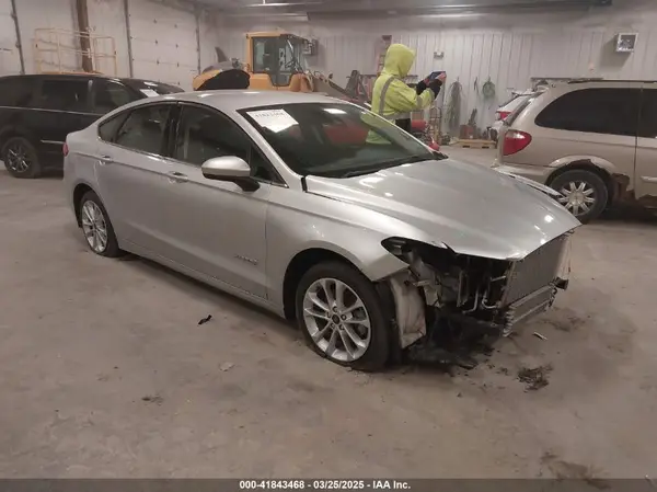 3FA6P0LU3KR239121 2019 FORD FUSION - Image 1